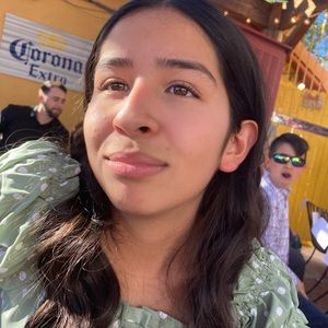 Meet your Posher, Anissa